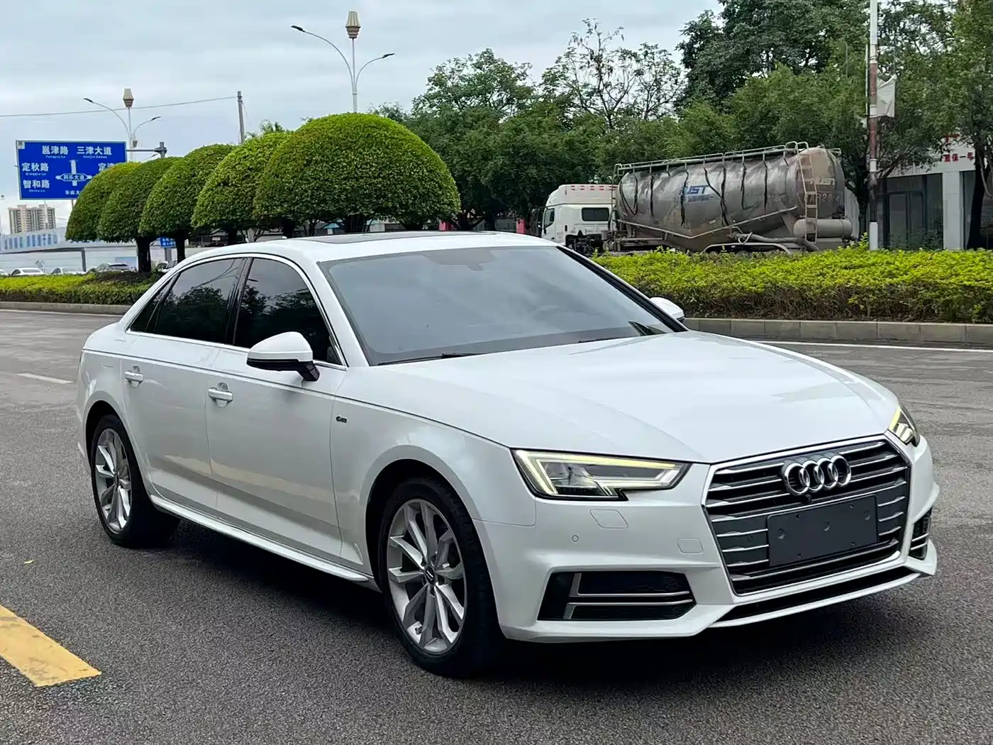Audi A4L 2018 30th Anniversary 40 TFSI Fashion фото 3