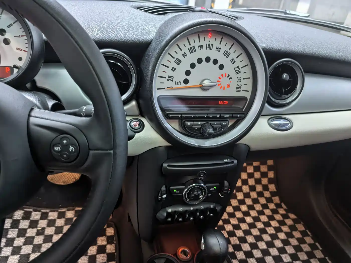 MINI CLUBMAN 2012 2011 1.6L COOPER Fun