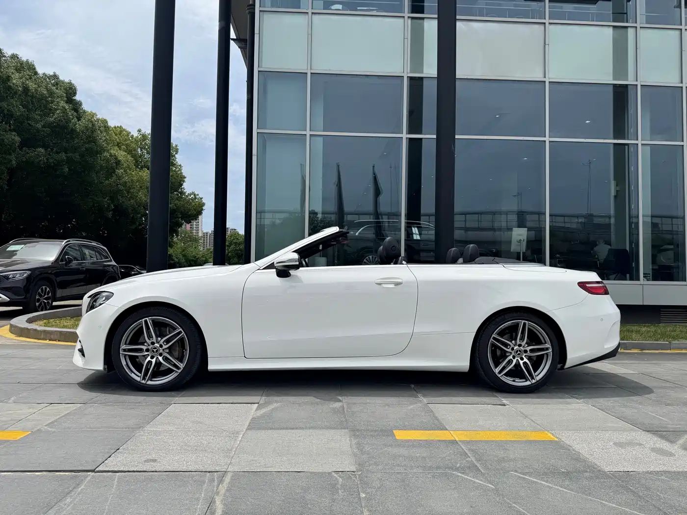 Mercedes-Benz E-Class (Import) 2018 E 200 4MATIC Convertible Coupe фото 5