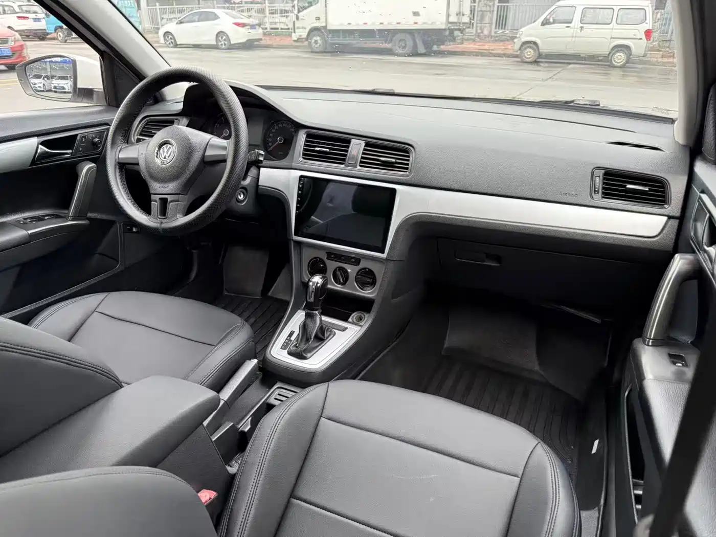 Volkswagen Lavida 2013 Facelift Classic 1.6L Automatic Trend фото 6