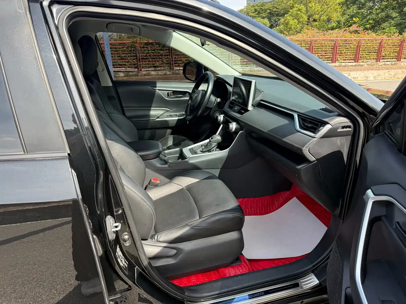 Toyota Wildlander 2022 2.0L CVT FWD Leading Edition фото 9
