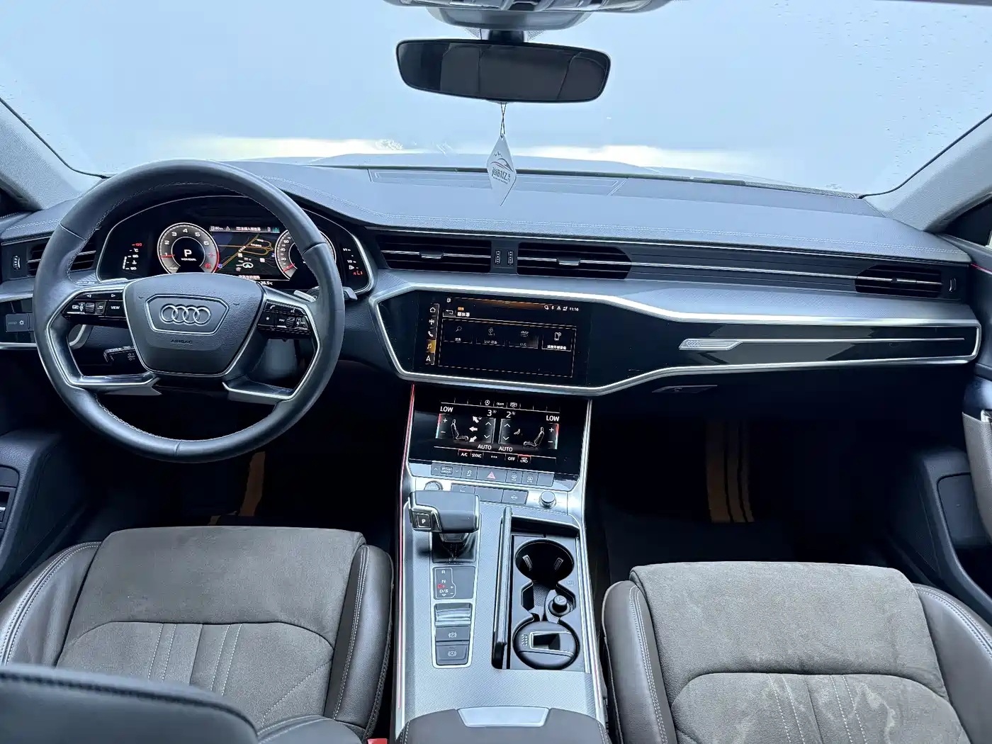 Audi A7L 2024 45TFSI S-line Dream Edition Crystal Package фото 16