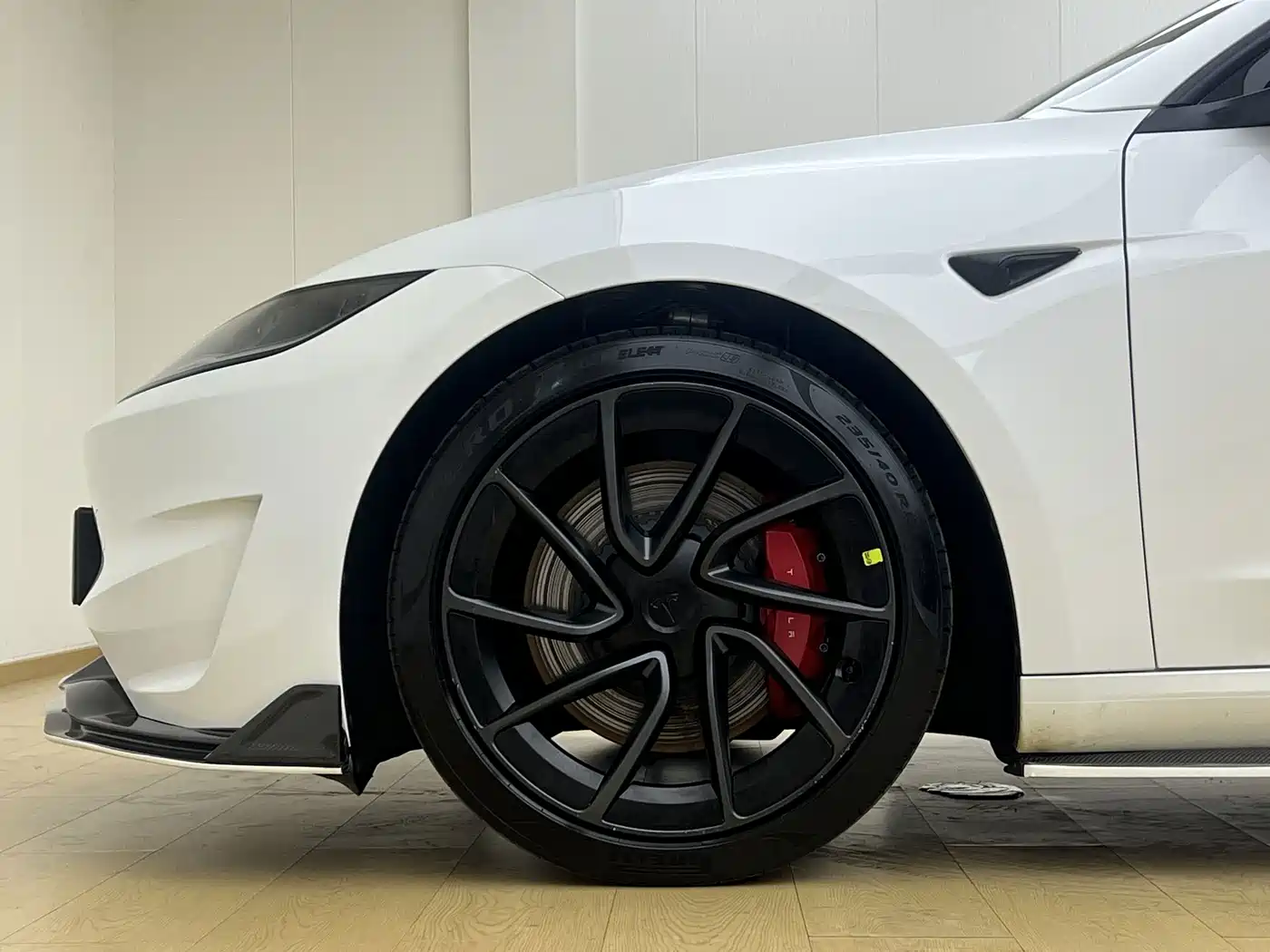 Фото 5 - Tesla Model 3