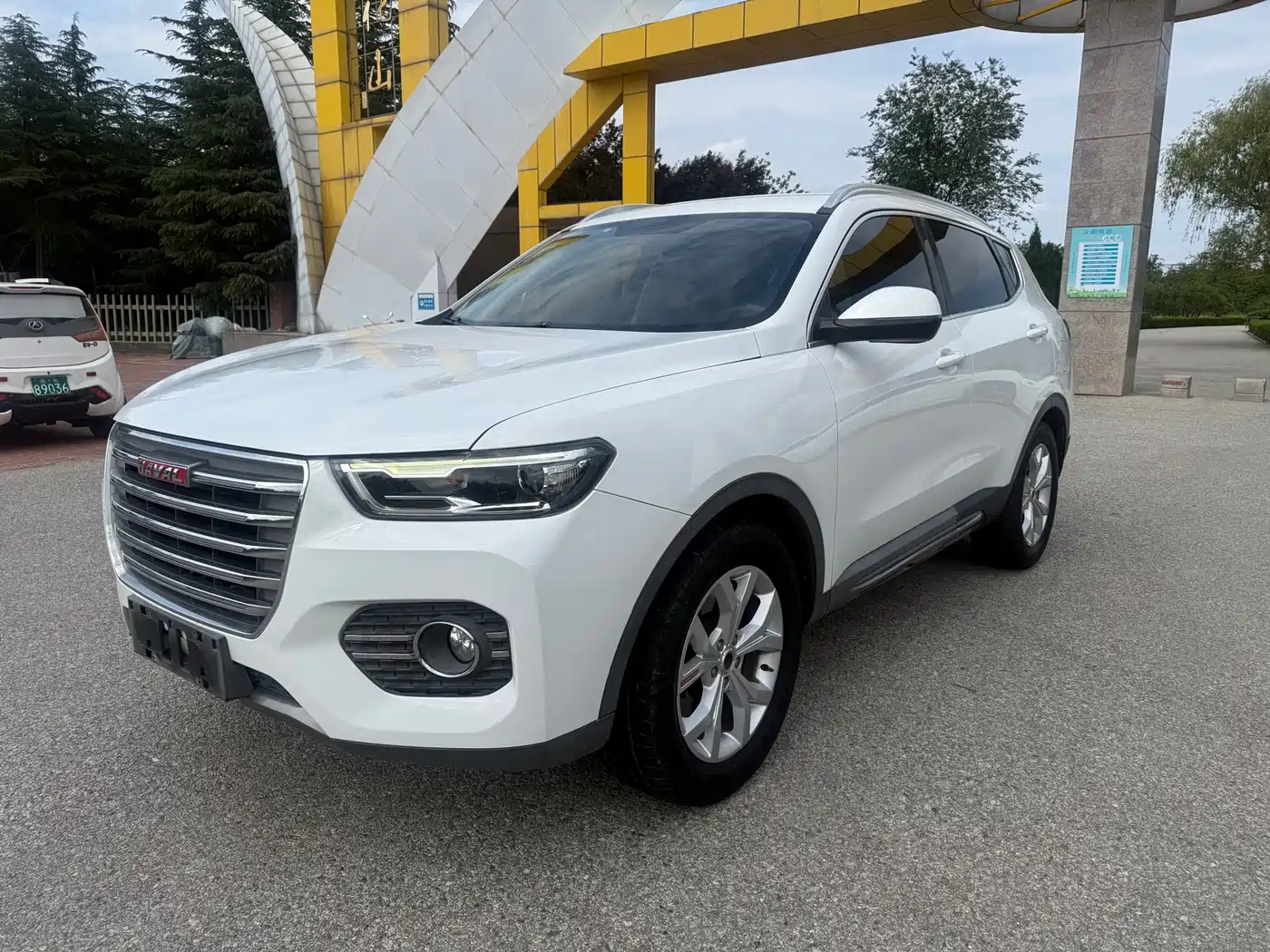 Photo 1 - Haval H6