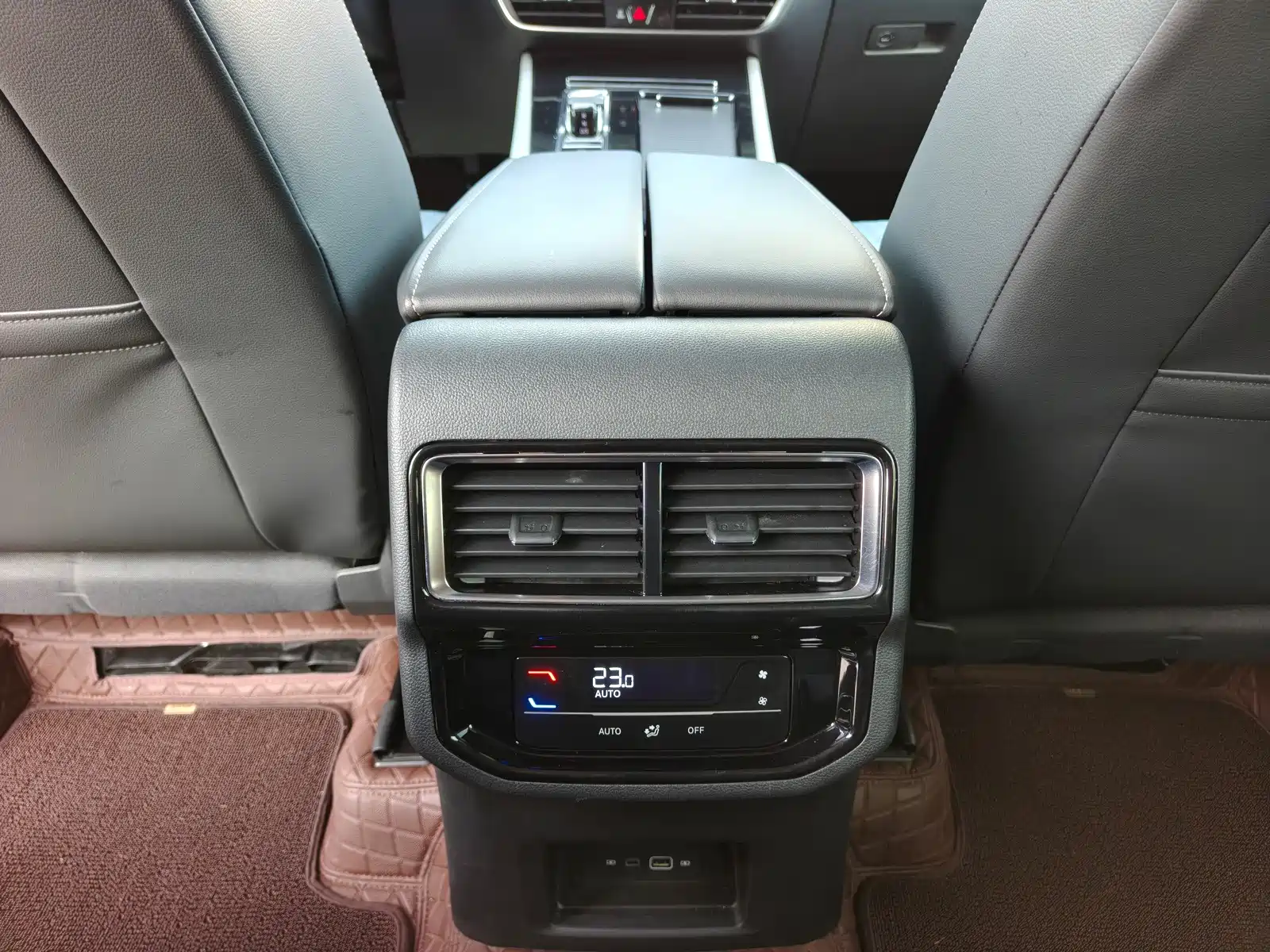 Photo 16 - Volkswagen Teramont