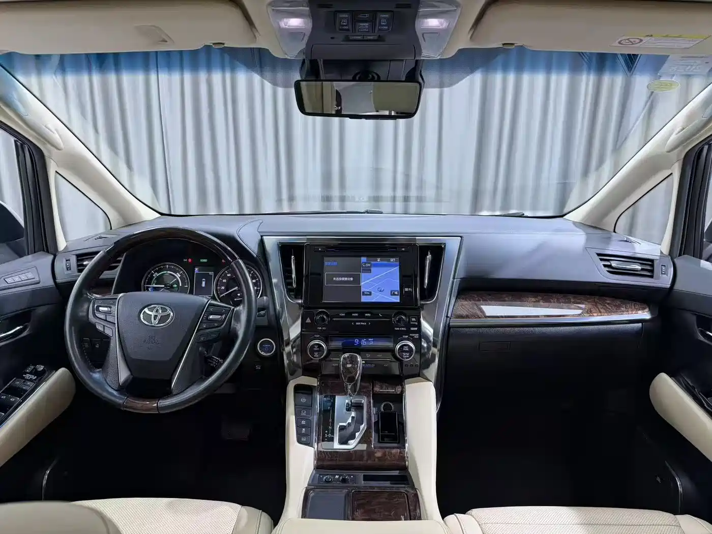 Toyota Vellfire 2019 Hybrid 2.5L HV Luxury Edition фото 8