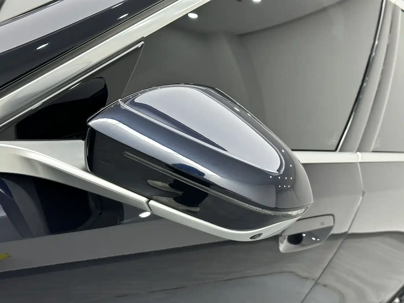 BMW 5 Series 2024 530Li Leading M Sport Package фото 17
