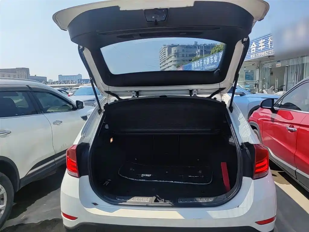 BMW X1 2014 sDrive18i Leading Edition фото 19