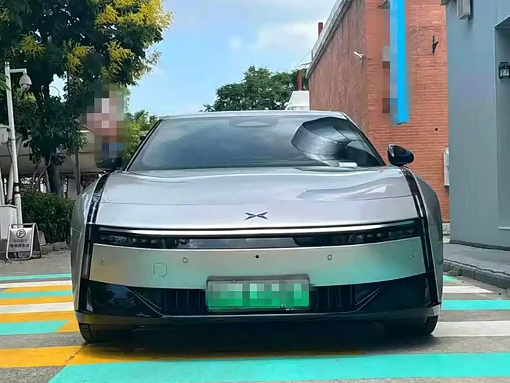 Фото 3 - XPeng P7