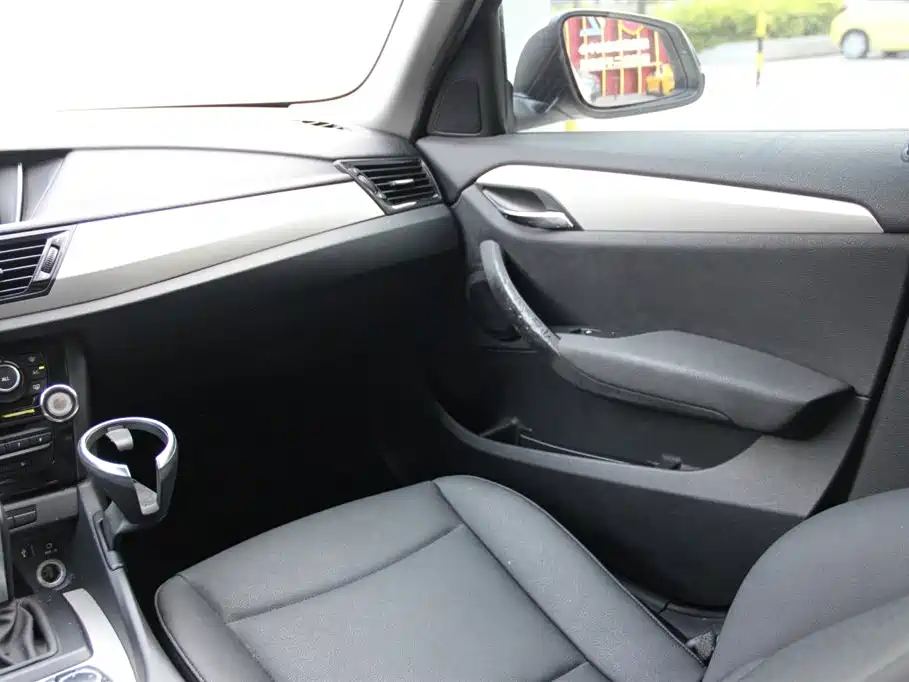 BMW X1 (Import) 2012 sDrive18i Luxury фото 13