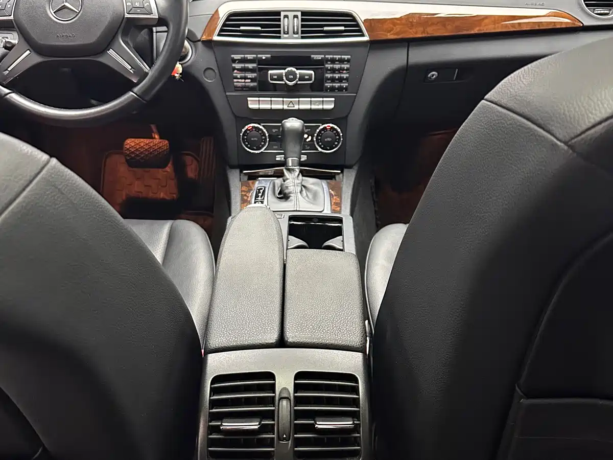 Mercedes-Benz C-Class 2013 C 260 Elegance Grand Edition фото 23