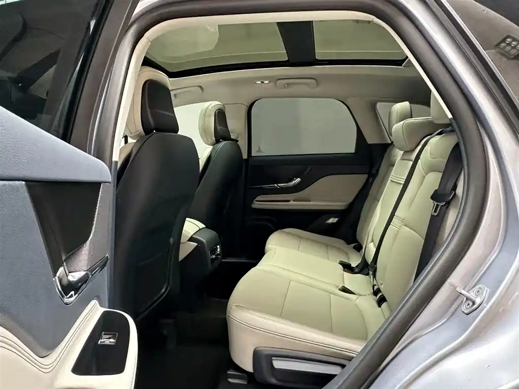 LINCOLN ADVENTURER