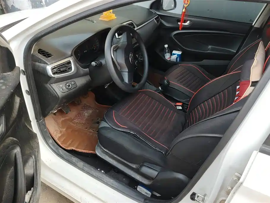 Hyundai Verna 2017 1.4L Manual Renewal Edition China VI фото 9