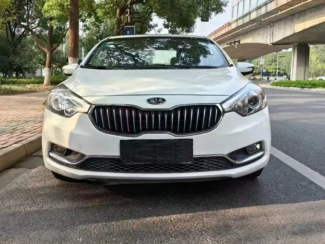 Kia K3 2013 1.6L Automatic GLS фото 2