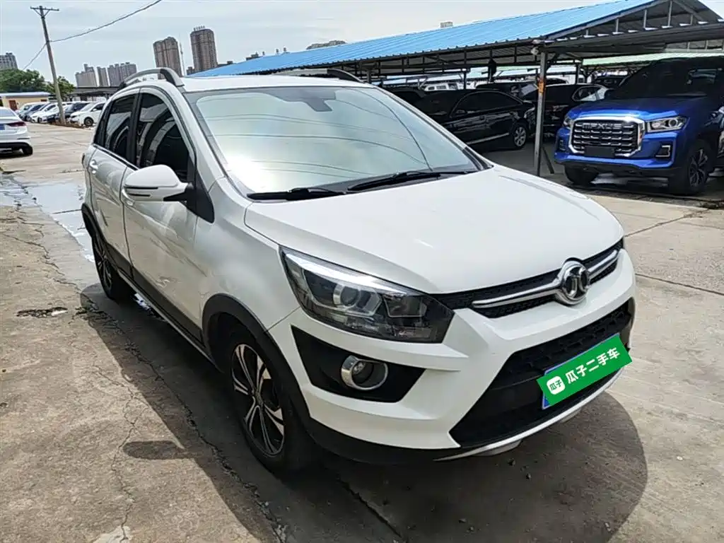 BAIC Senova X25 2017 2017 1.5L Auto Elite Navigation