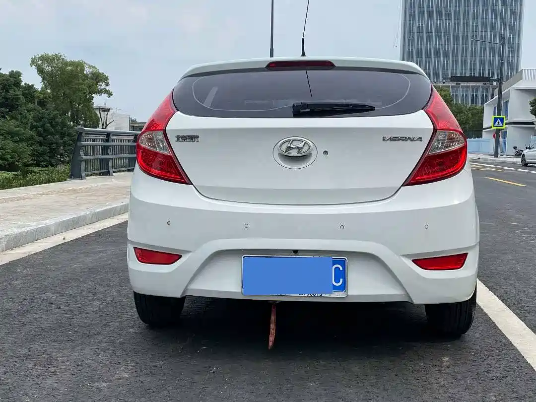 Photo 17 - Hyundai Reina