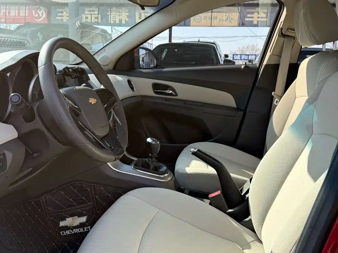Chevrolet Cruze 2015 1.5L Classic SL MT фото 5