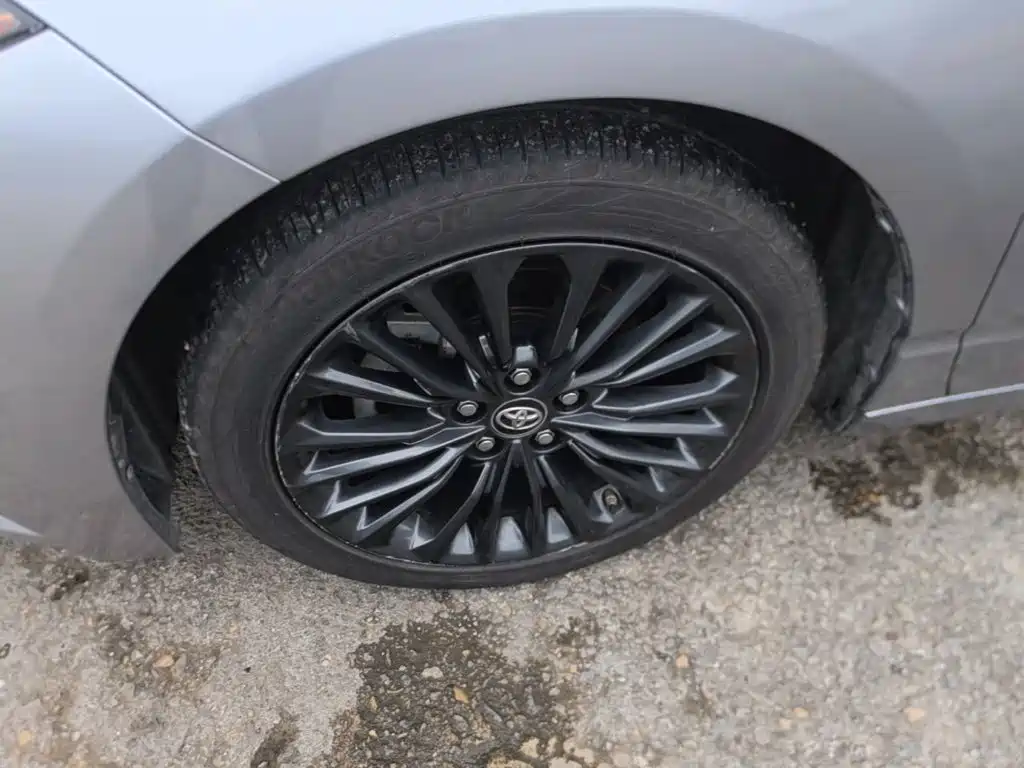 Фото 23 - Toyota Avalon