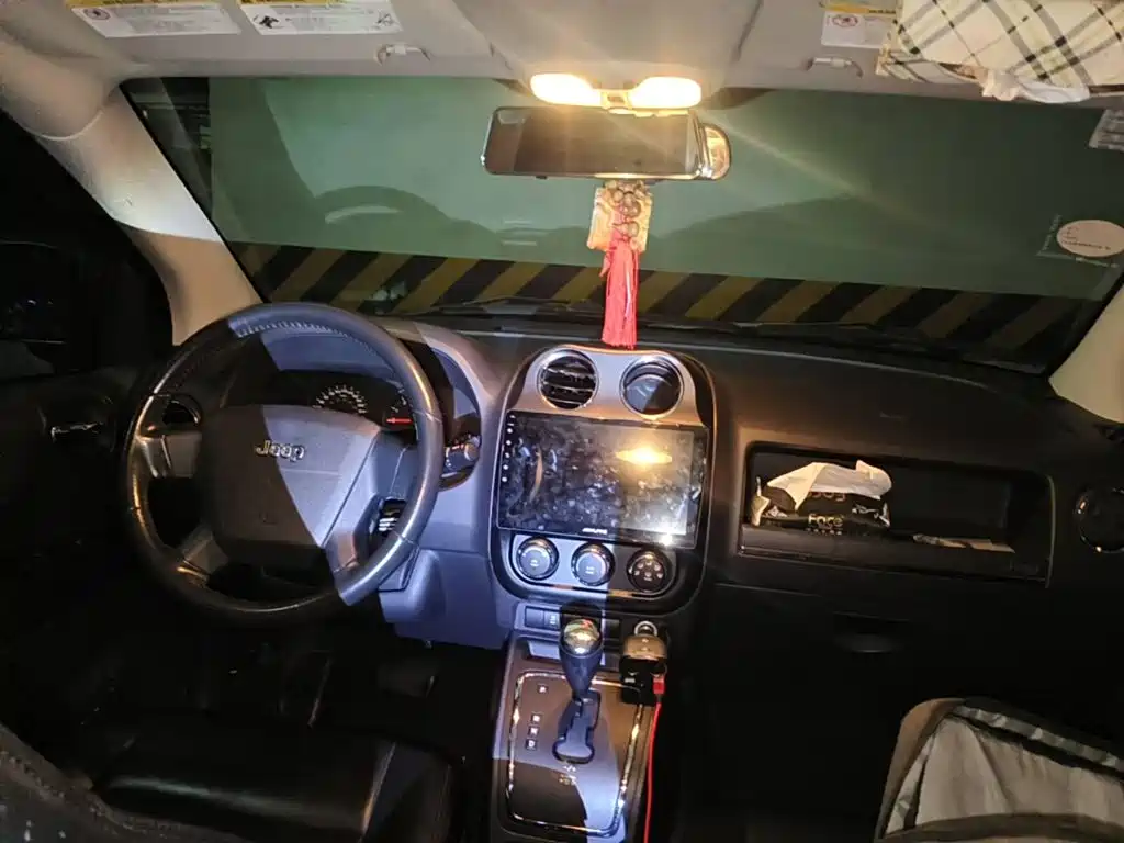 Jeep Compass (Import) 2011 2010 2.4L AWD Sport Edition
