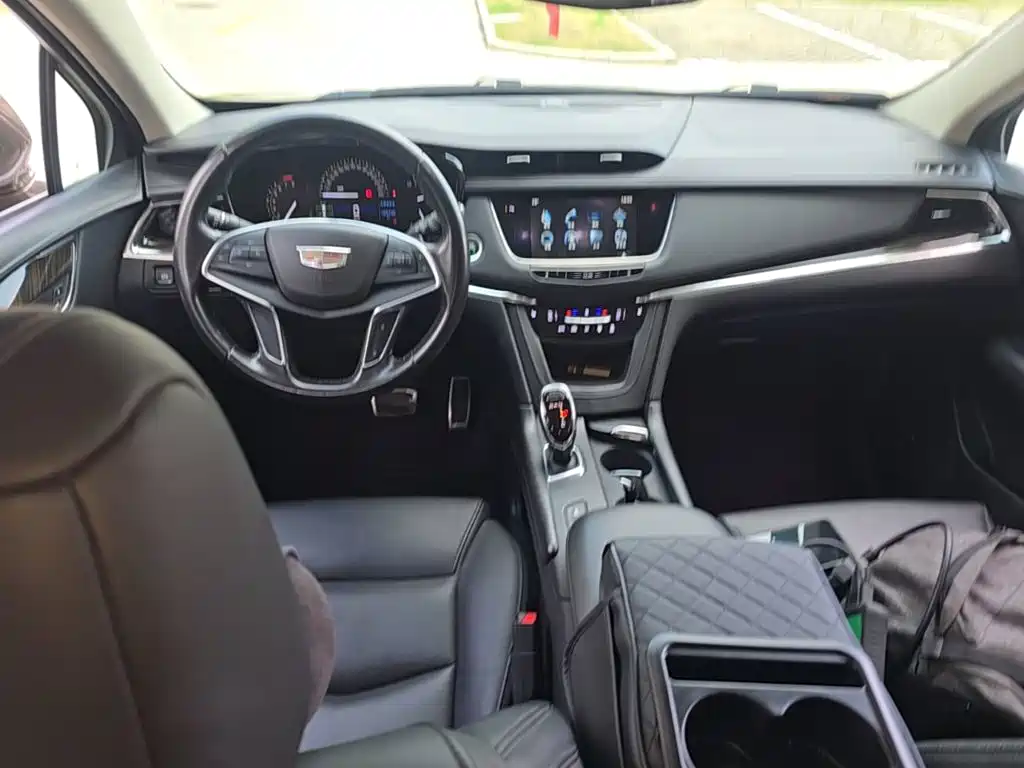 Cadillac XT5 2016 2016 25T Luxury Model