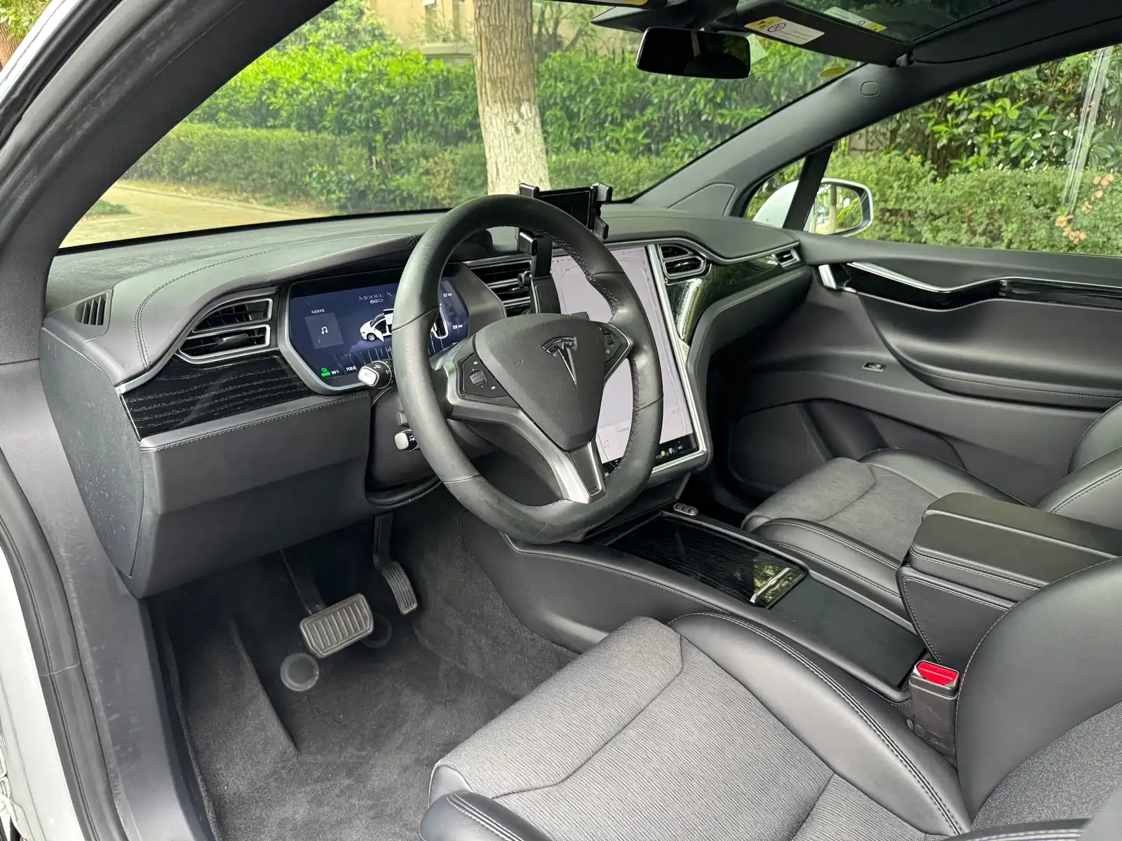 Фото 6 - Tesla Model X