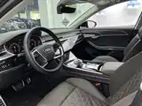 Photo 20 - Audi A8
