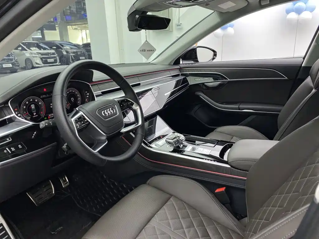Photo 20 - Audi A8