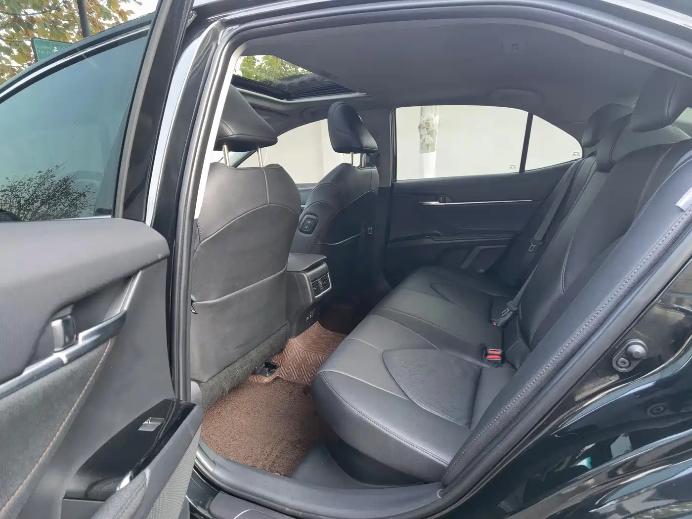 Toyota Camry 2023 Hybrid 2.5HGVP Leading Edition фото 8