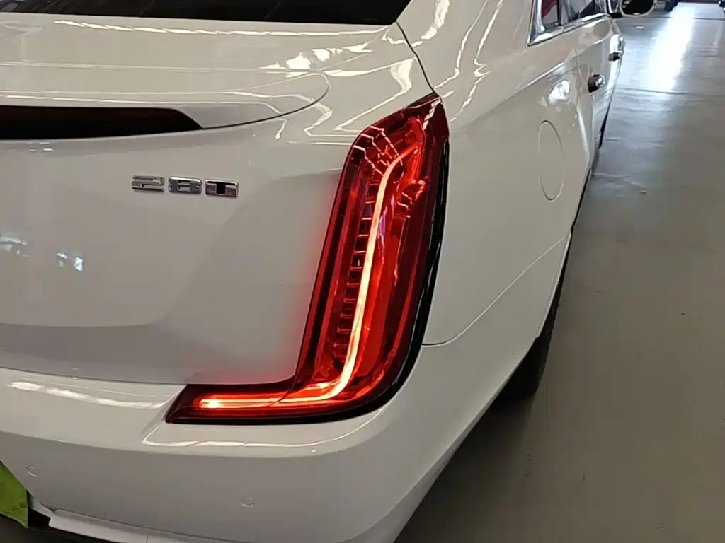 Photo 8 - Cadillac XTS