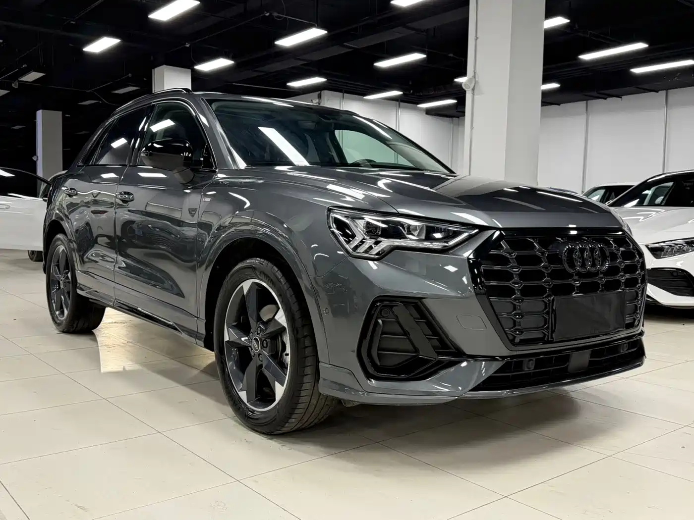 Audi Q3 2022 35 TFSI Fashion Dynamic фото 3