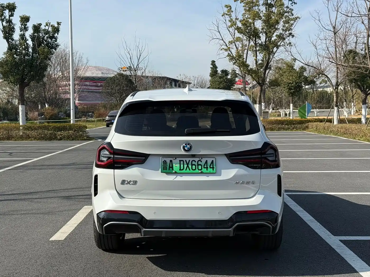 BMW iX3 2024 Leading Edition фото 4