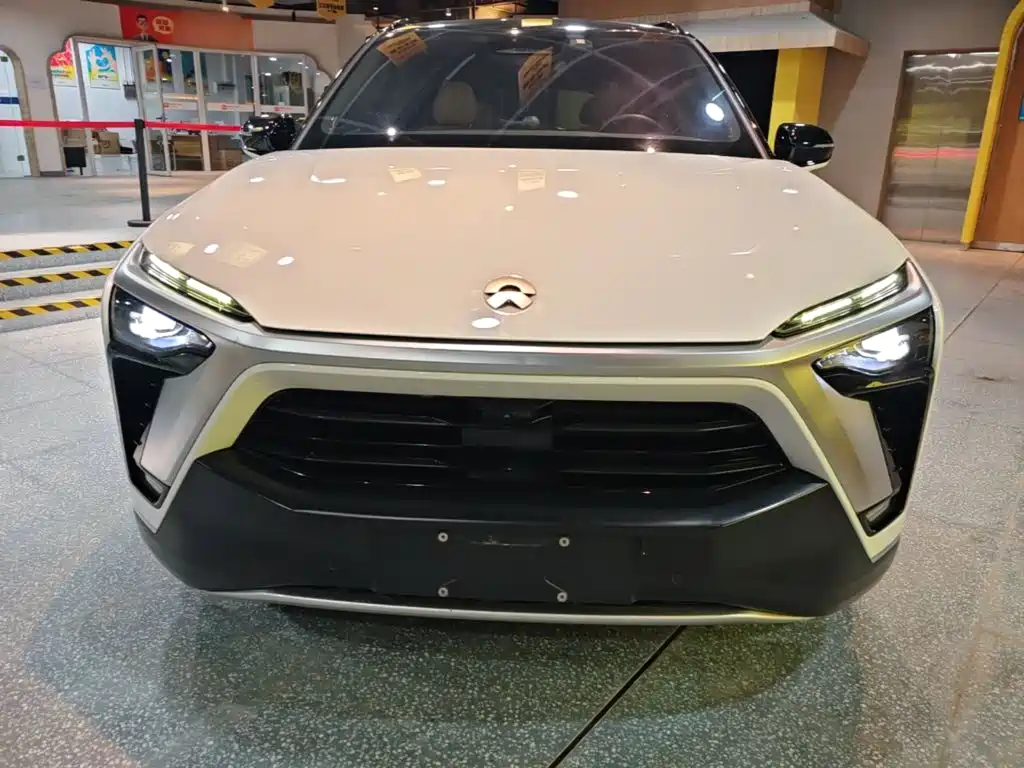 Фото 3 - NIO ES8