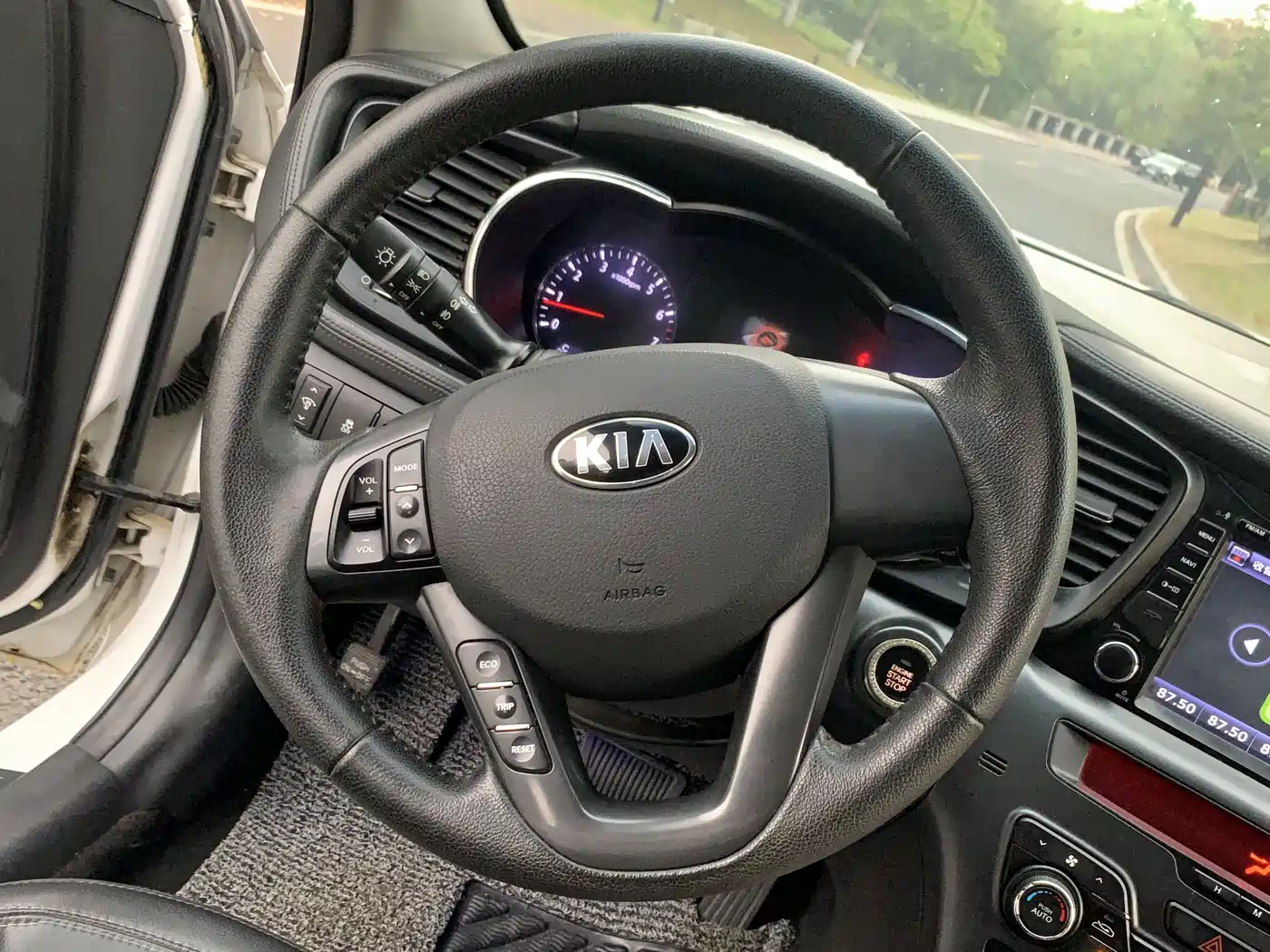 Kia K5 2014 2.0L Automatic LUXURY фото 12