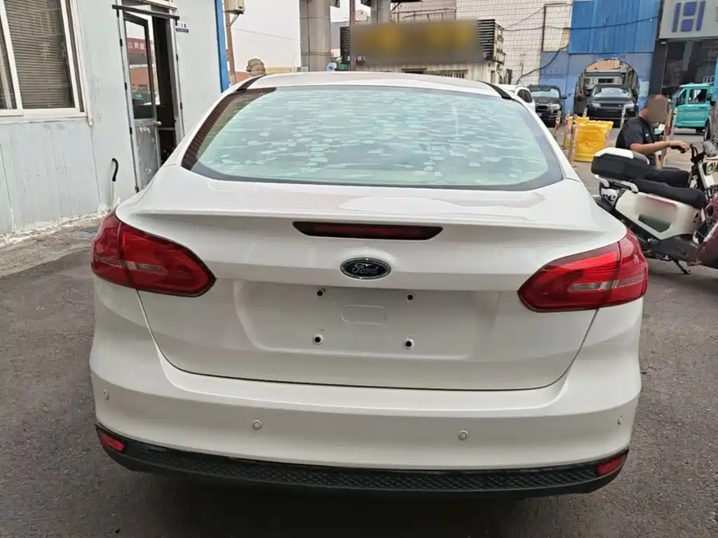 Фото 6 - Ford Focus