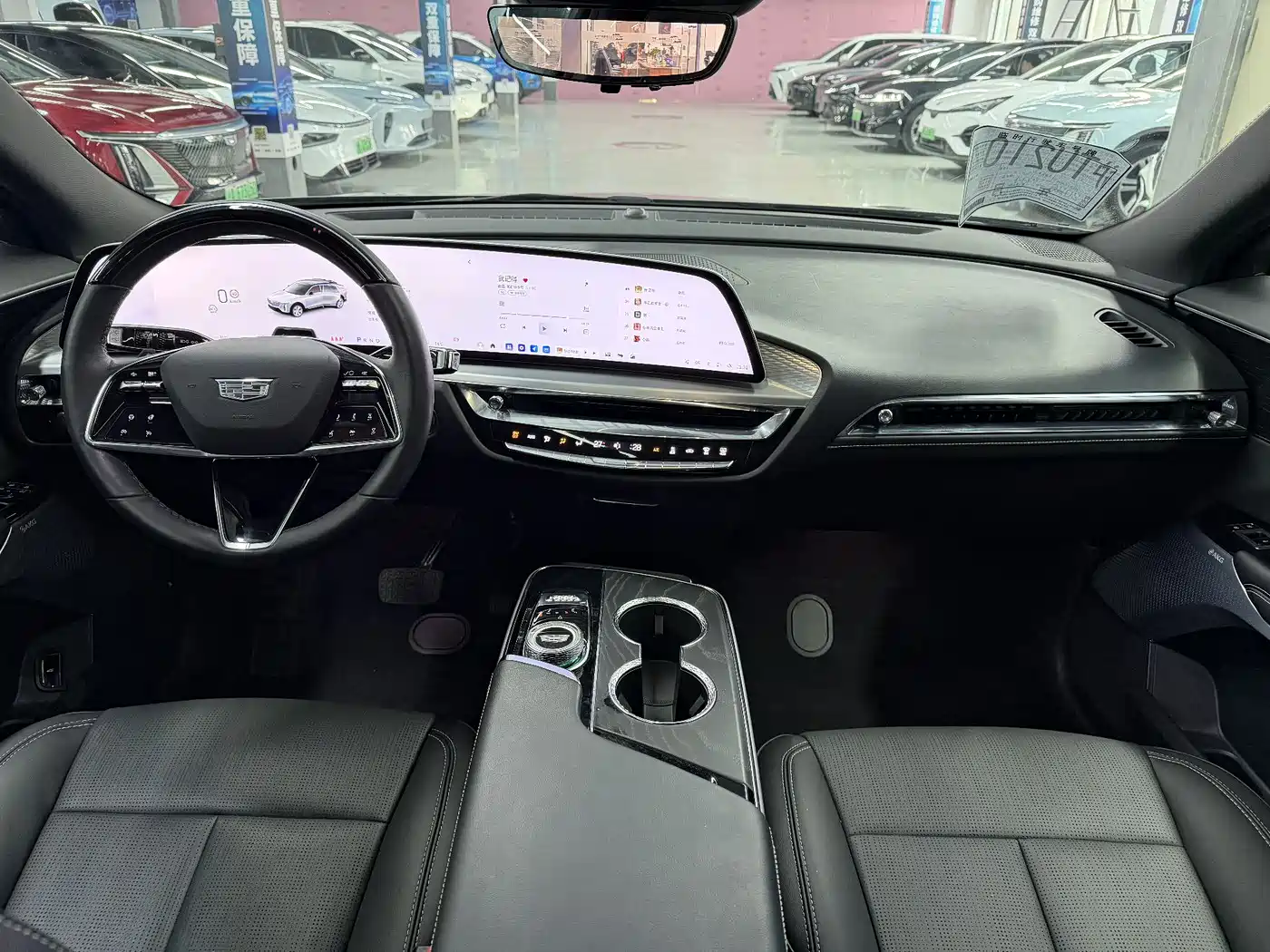 Cadillac IQ Rui Ge 2022 RWD Long Range Luxury Edition фото 5