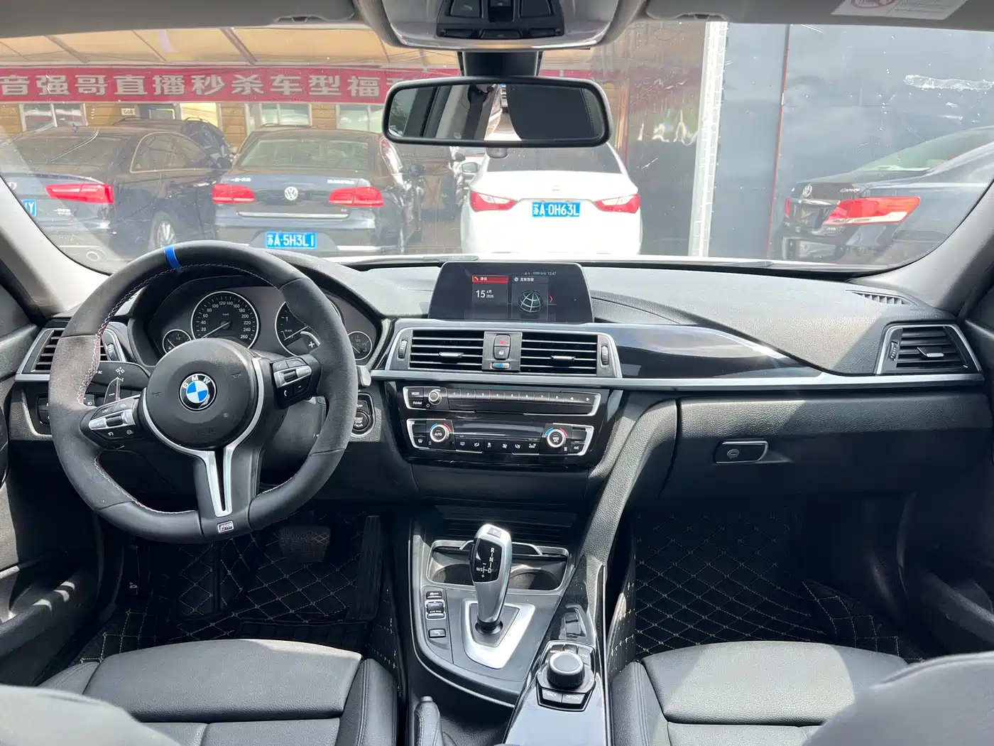 BMW 3 Series 2018 320i M Sport Black Night Edition фото 13