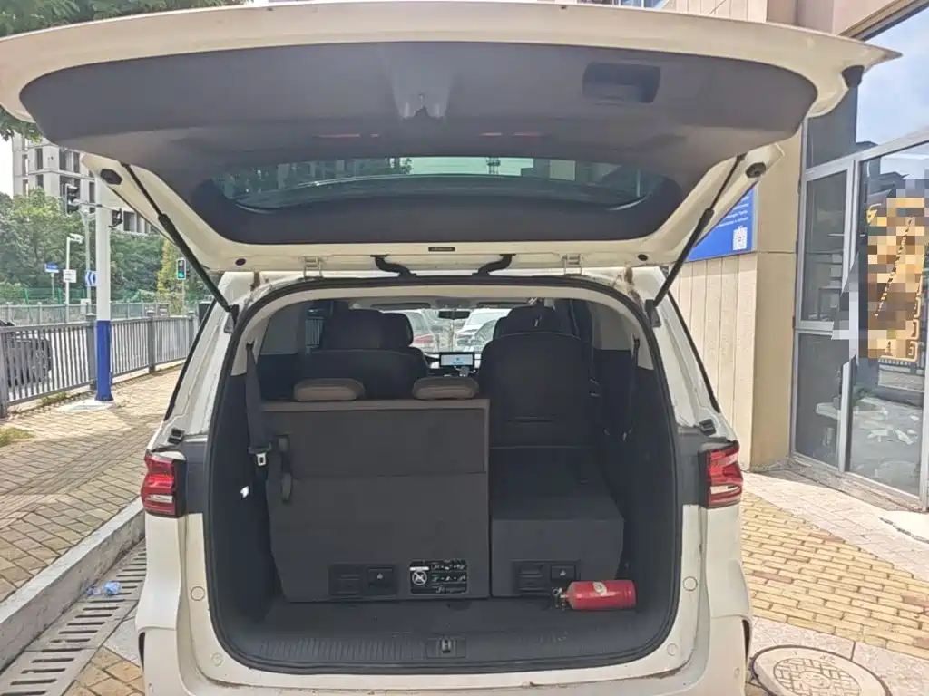Roewe iMAX8 2024 2023 400TGI Comfort Edition