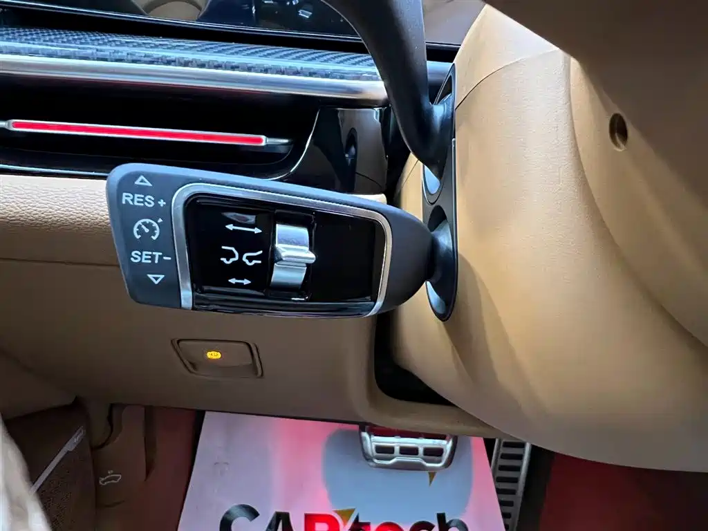  Hongqi Hongqi H9 2025 3.0T 4WD Qi Ling Private Style Edition 4-seater 25