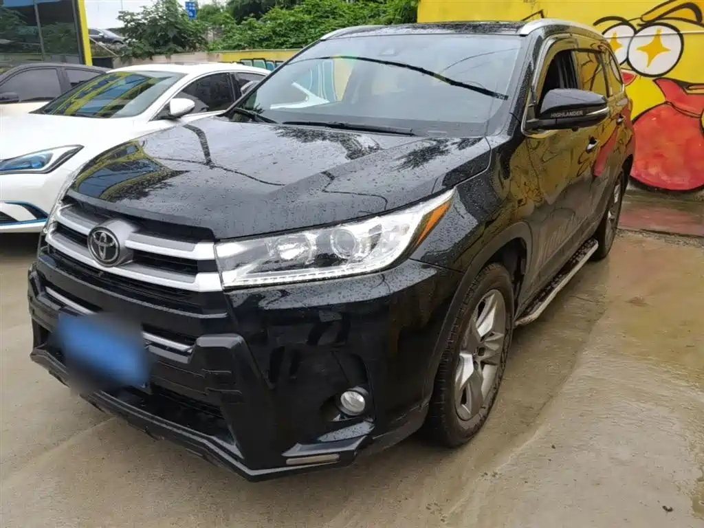 TOYOTA HIGHLANDER