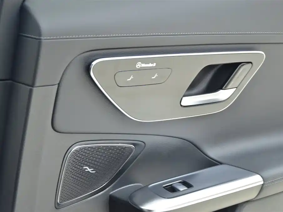 Mercedes-Benz C-Class 2023 C 200 L Sport фото 11