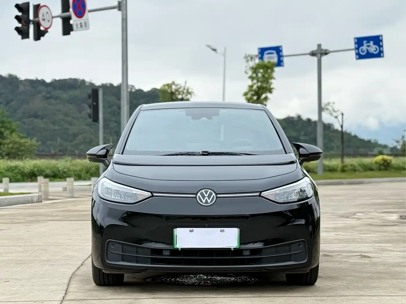 Volkswagen ID.3 2025 Facelift Smart Outstanding Edition фото 2