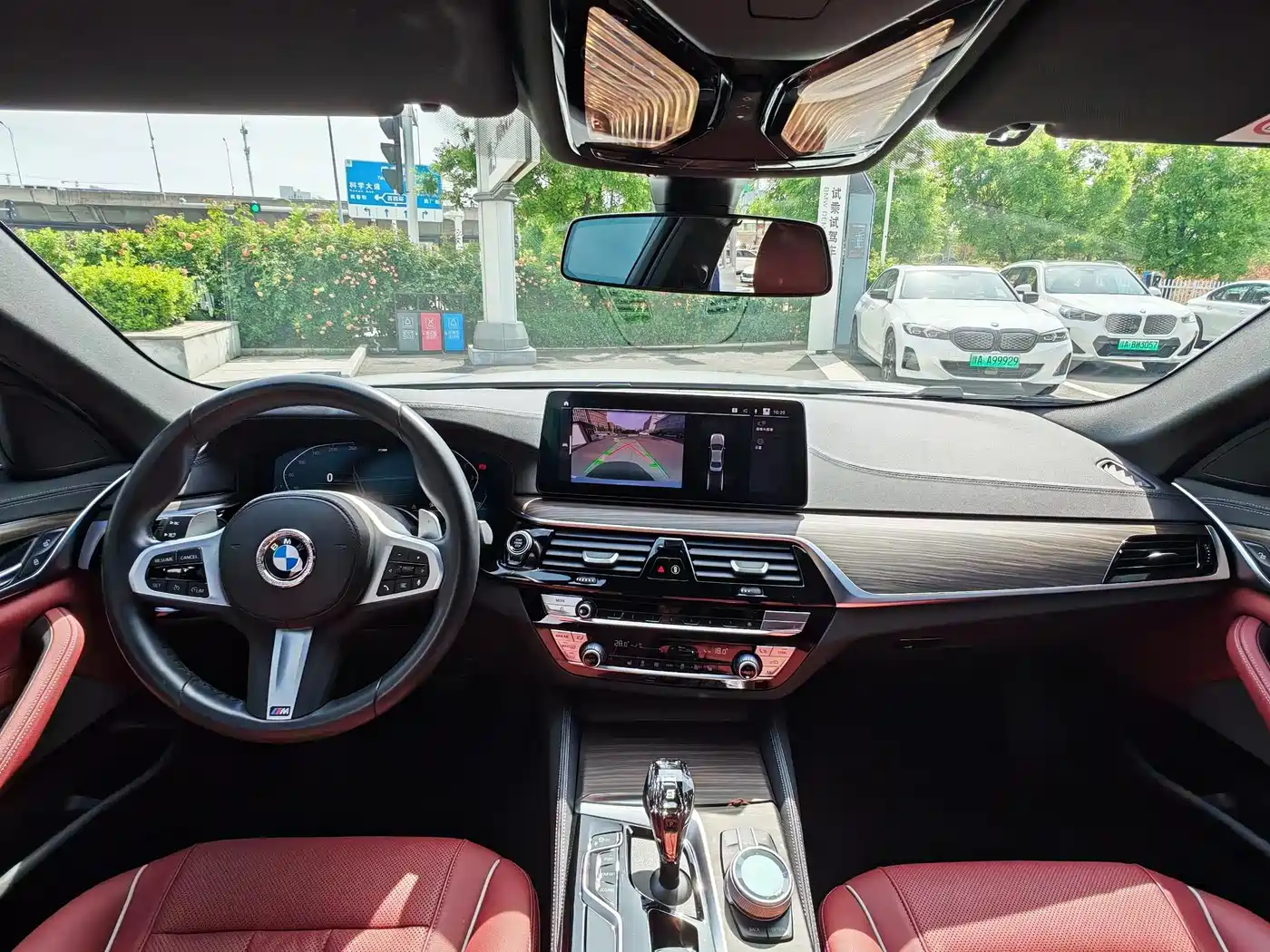 BMW 5 Series 2022 530Li Leading M Sport Package фото 17