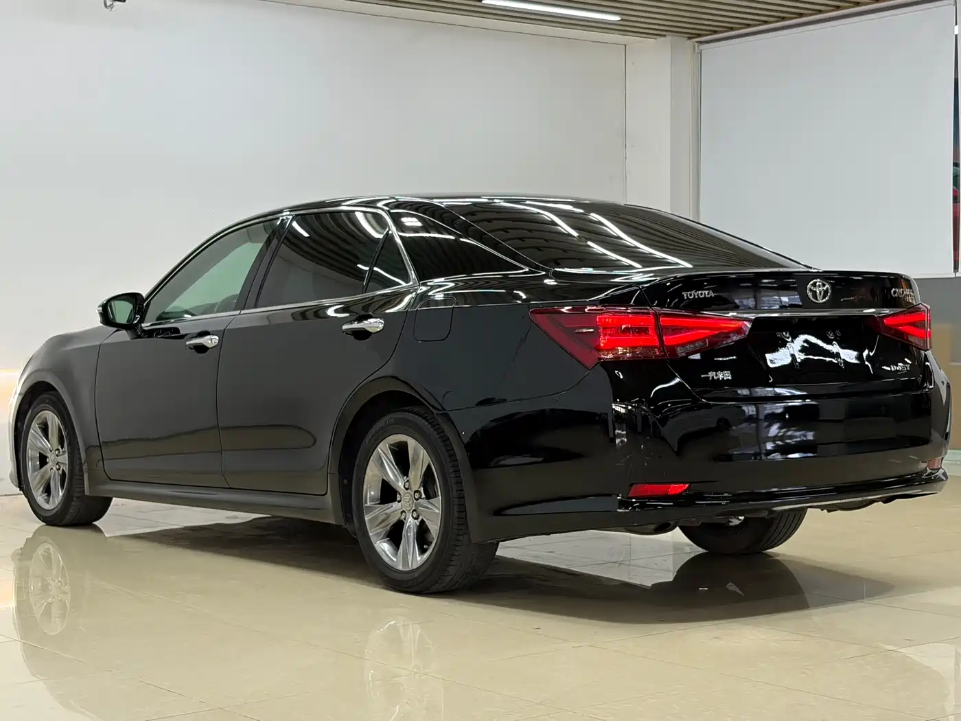 Toyota Crown 2015 2.0T Fashion фото 9