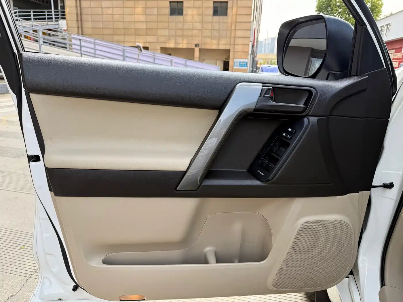 Toyota Prado (Import) 2010 2.7L Automatic Standard фото 17