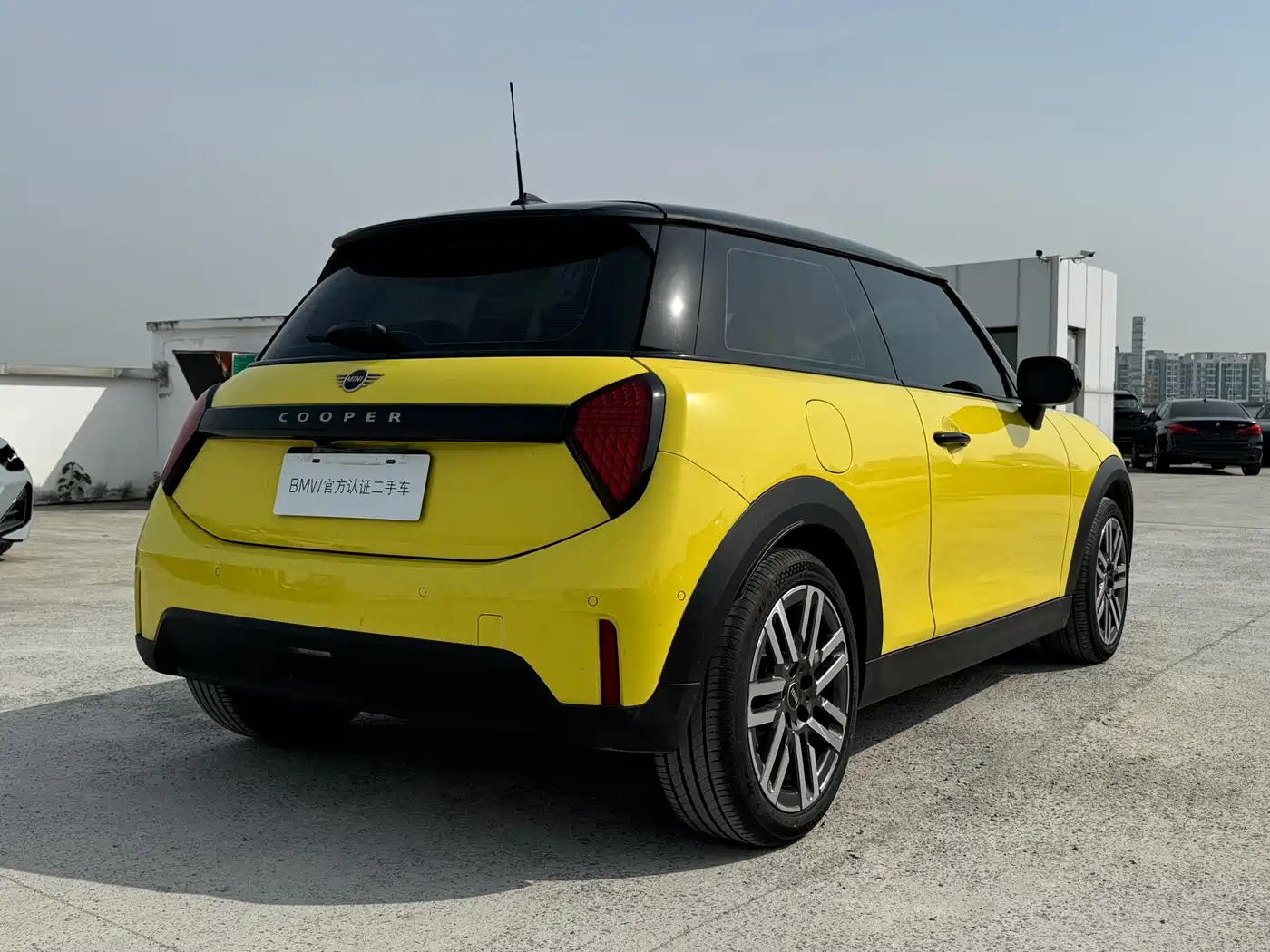MINI 2025 1.5T COOPER Classic фото 13