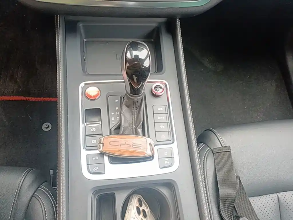 BYD Tang 2019 2018 2.0T Automatic Smart Connection Honor Edition 7-Seater China V
