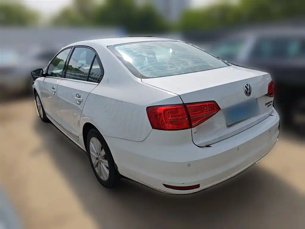 Volkswagen Sagitar 2015 230TSI Automatic Comfort фото 9
