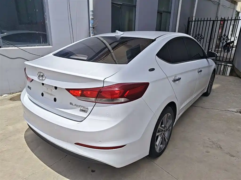Hyundai Elantra 2016 Model 1.6L Automatic Smart Elite фото 7