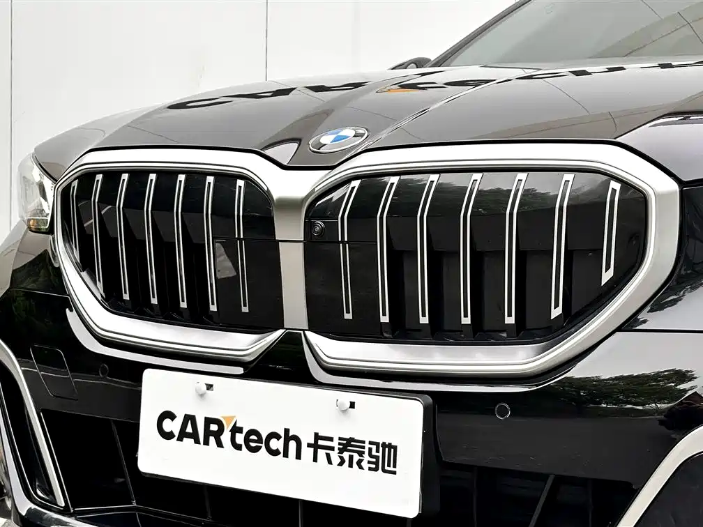 BMW 5 Series 2024 530Li Leading M Sport Package фото 9