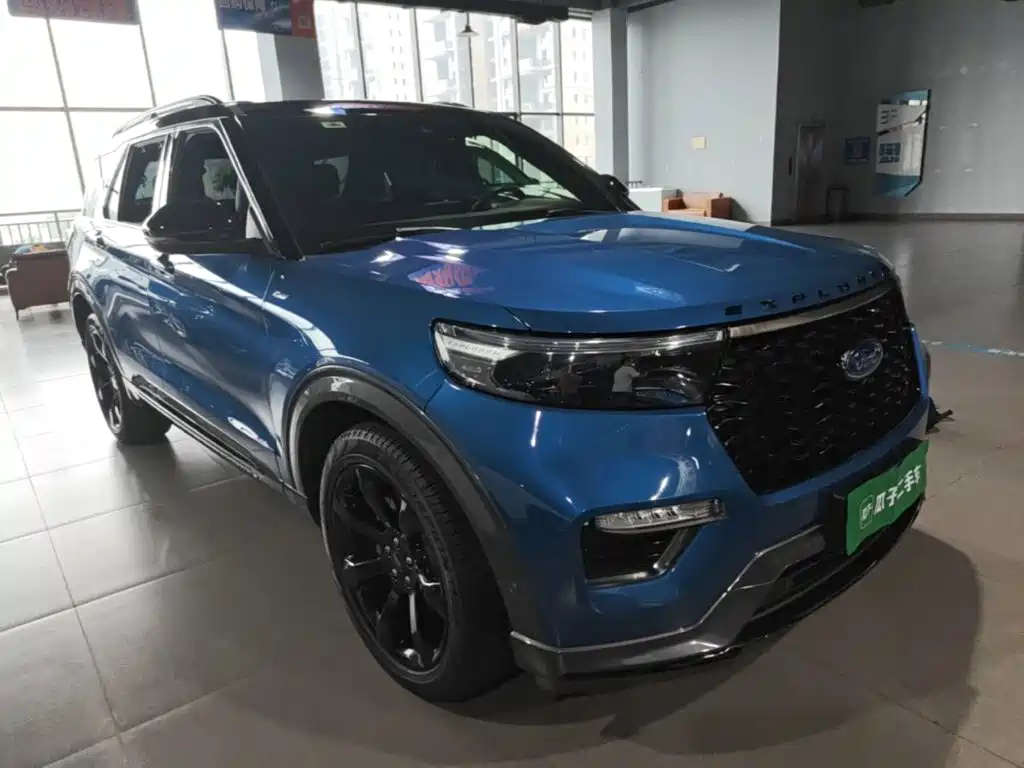 Фото 4 - Ford Explorer